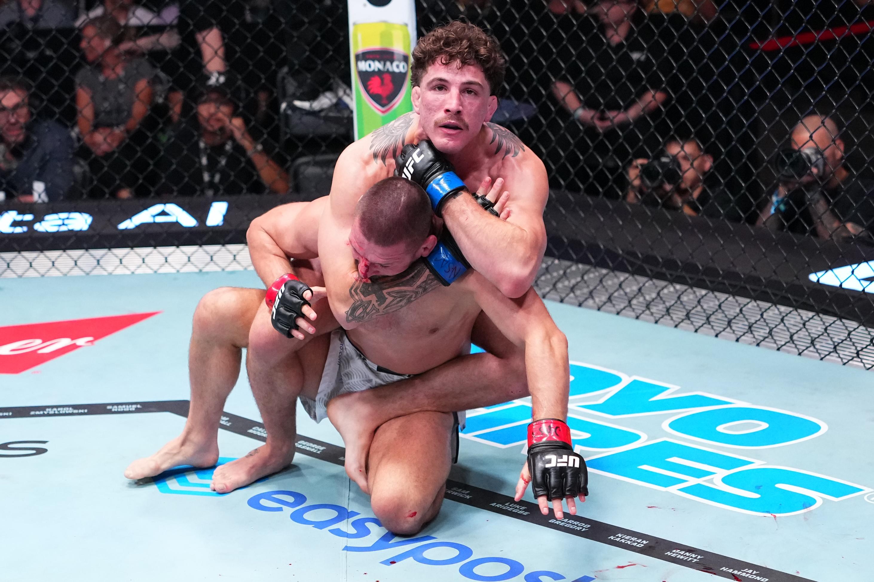 Highlights! Quillan Salkilld shocks Mateusz Gamrot with early submission, punches ticket to lightweight top 6 | UFC Vegas 120