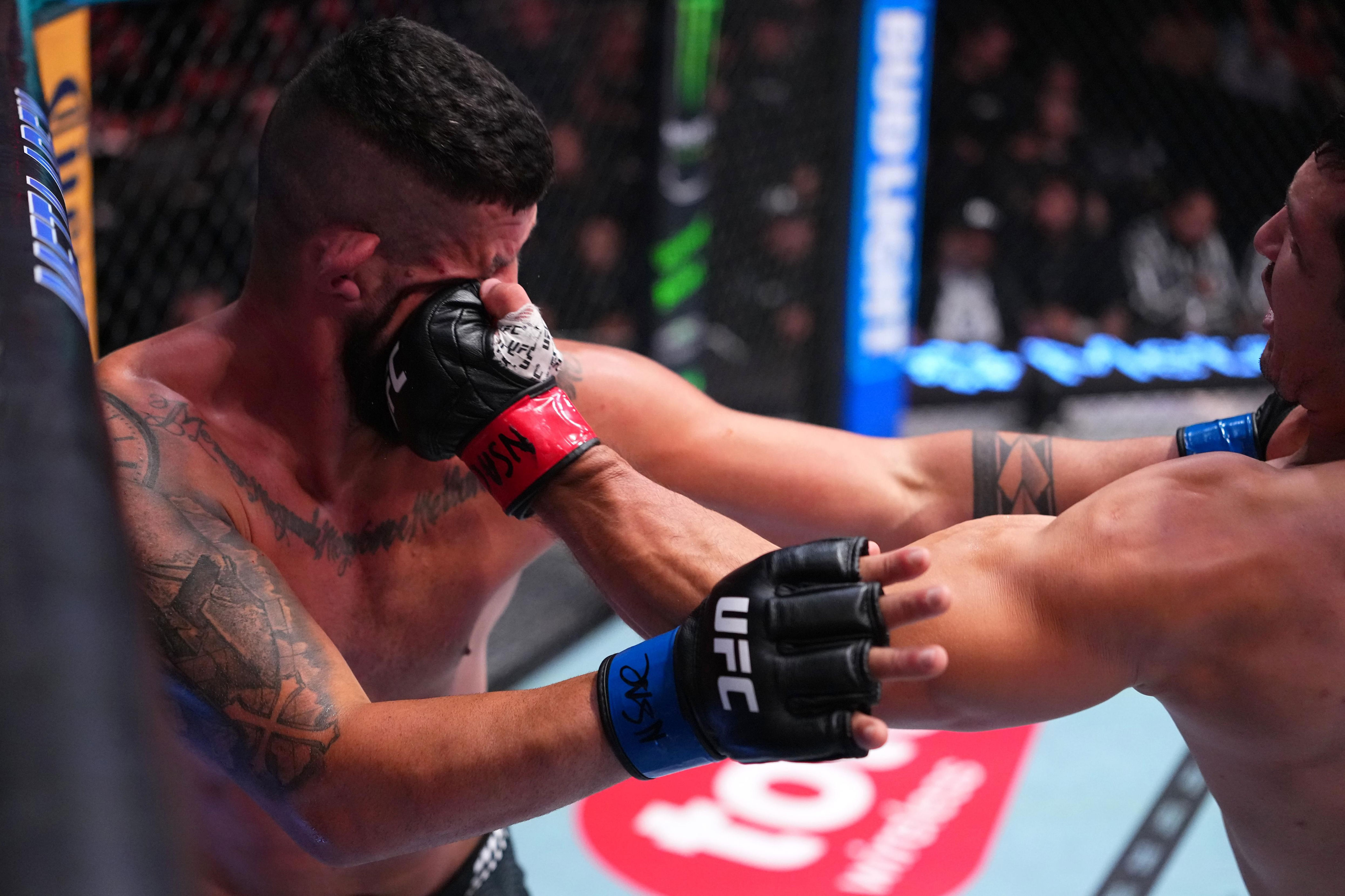 Highlights! Diyar Nurgozhay finally delivers with buzzer-beating knockout over Bruno Lopes | UFC Vegas 120