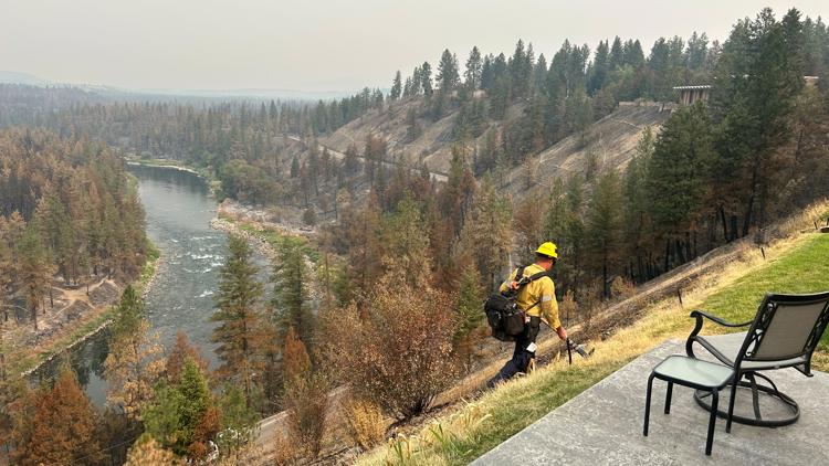 Spokane residents united to try to save homes from Old Trails Fire with garden hoses: 'People that are that good'