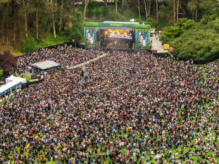Does Outside Lands have a teenager problem? Fans clash over crowds