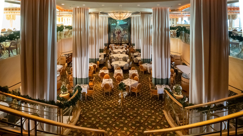 These 5 cruise lines have the best food, according to reviews