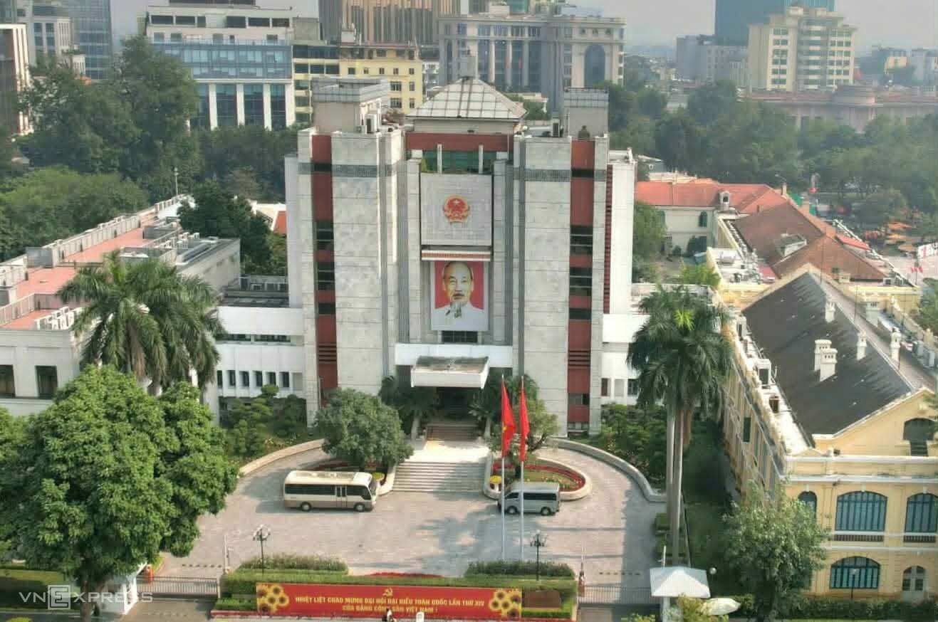 Hà Nội xem xét miễn nhiệm chức vụ ủy viên UBND với 11 người đứng đầu sở, ngành