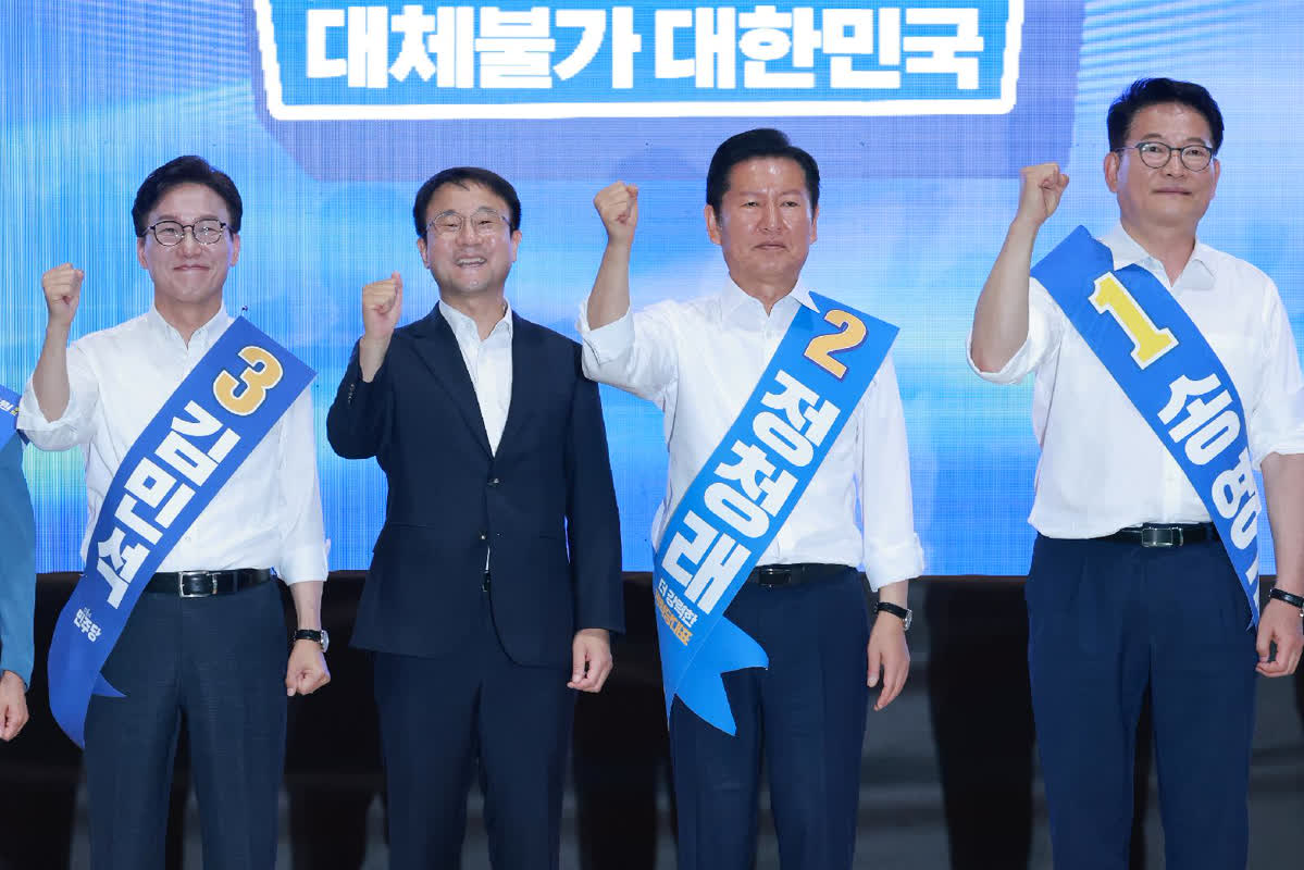 1위 또 뒤바뀐 민주 당대표 경선... 金 '지방선거 책임론' vs 鄭 '반명 프레임 반발'