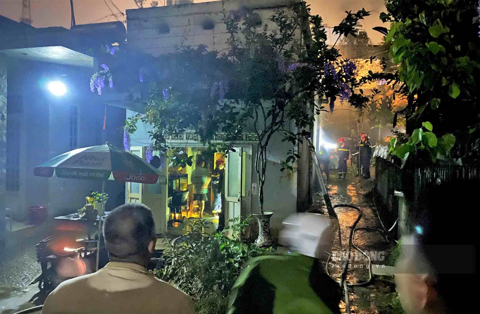 Kịp thời khống chế vụ cháy nhà trong đêm giữa trung tâm Bảo Lộc