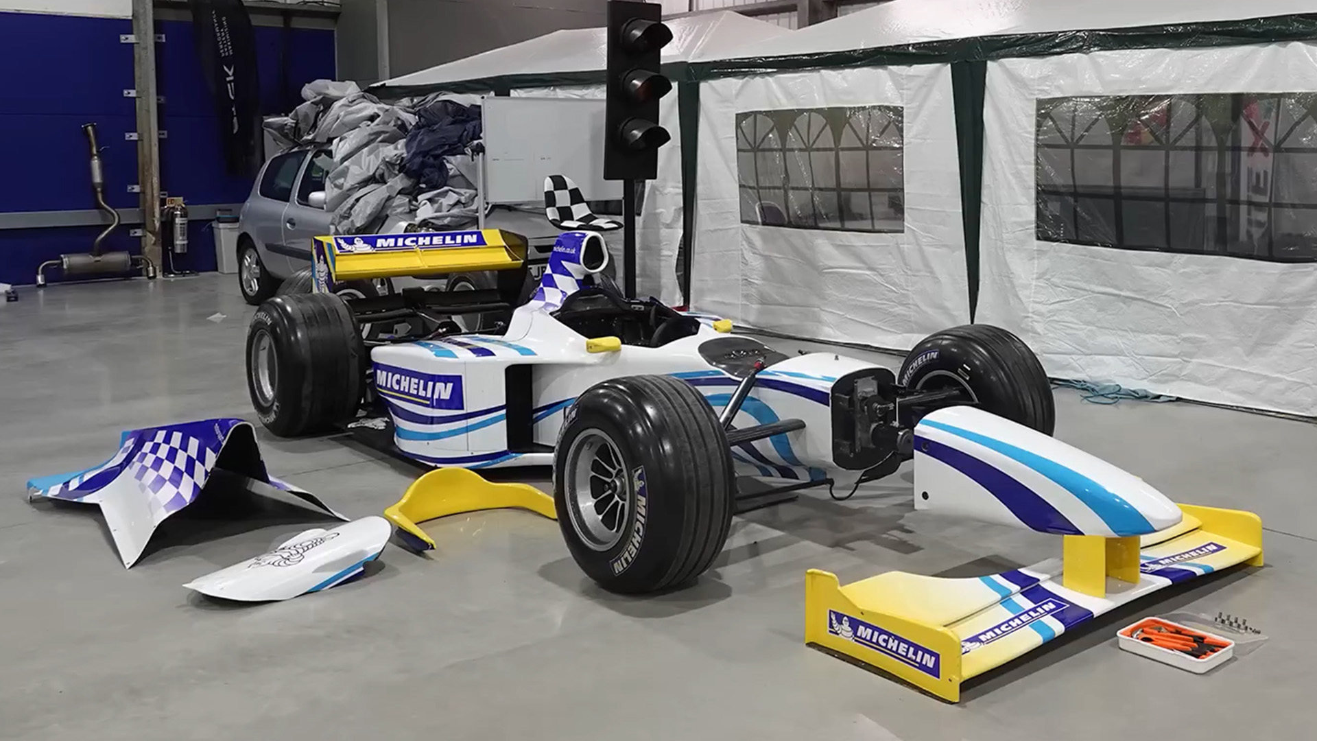 Identifying the real Formula One car
