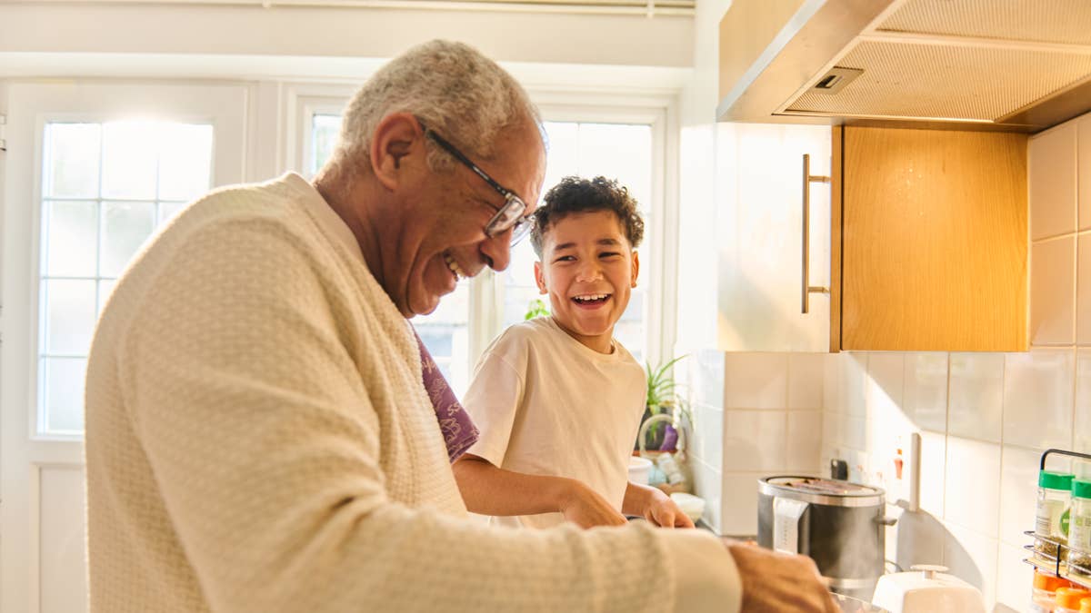 Child psychologists recommend cooking as the best hobby for ...