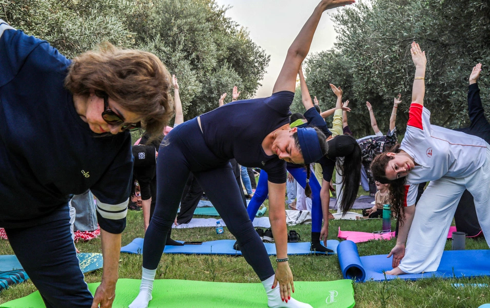 experts-outline-yoga-s-broad-health-benefits-and-limits