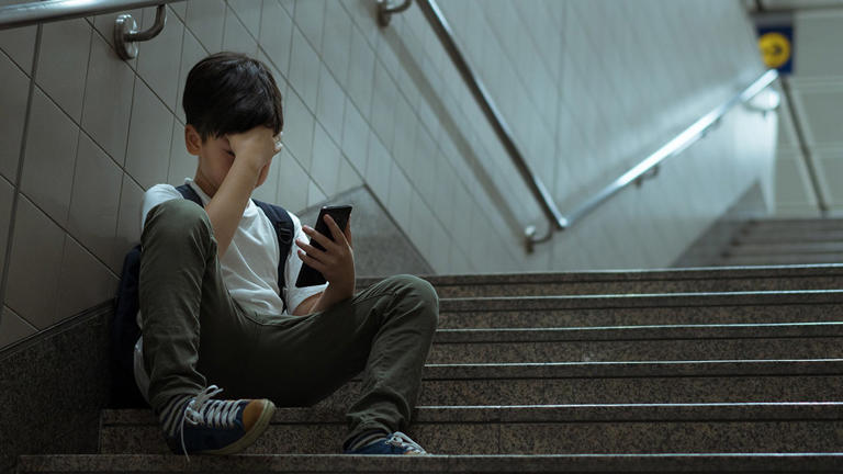 is-cyberbullying-hiding-in-your-child-s-group-chat