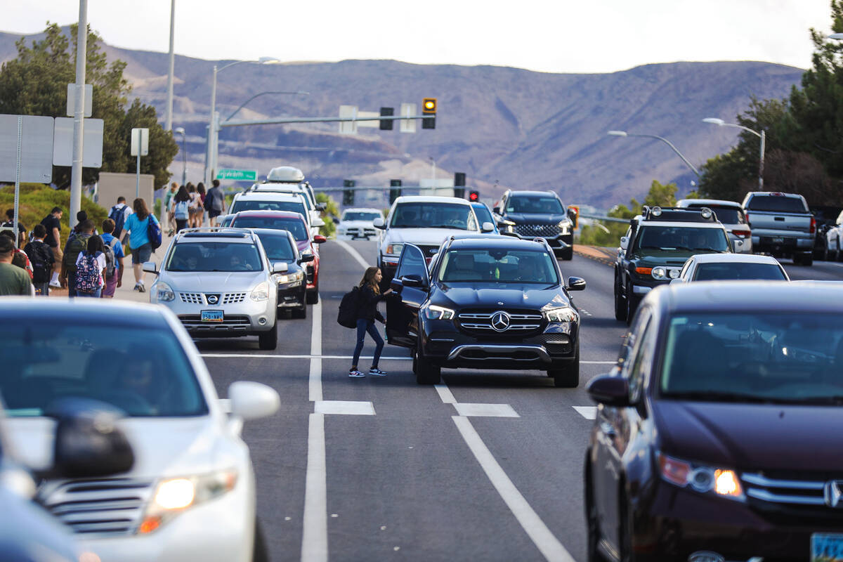 new-ccsd-bell-schedule-will-affect-las-vegas-traffic-near-schools-here