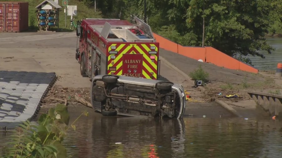 Car pulled from Hudson River, Albany man charged, pleads not guilty
