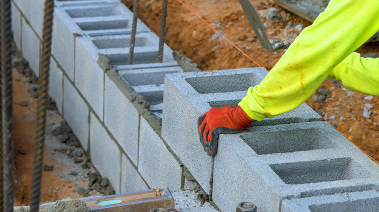 How much weight can standard cinder blocks hold?