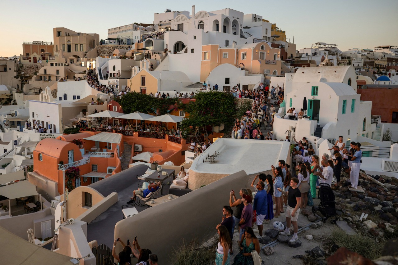 The rise of the unstoppable American tourist