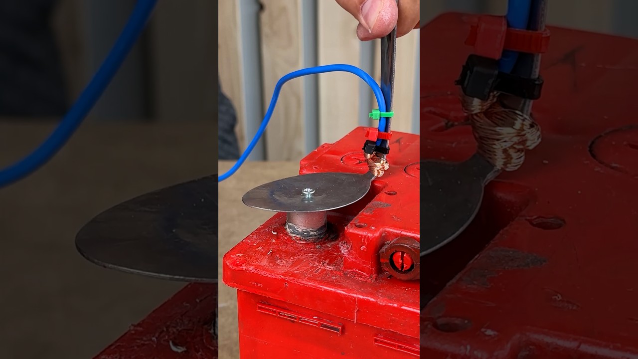 Battery terminal joint hack using a spoon #battery #terminal #trick