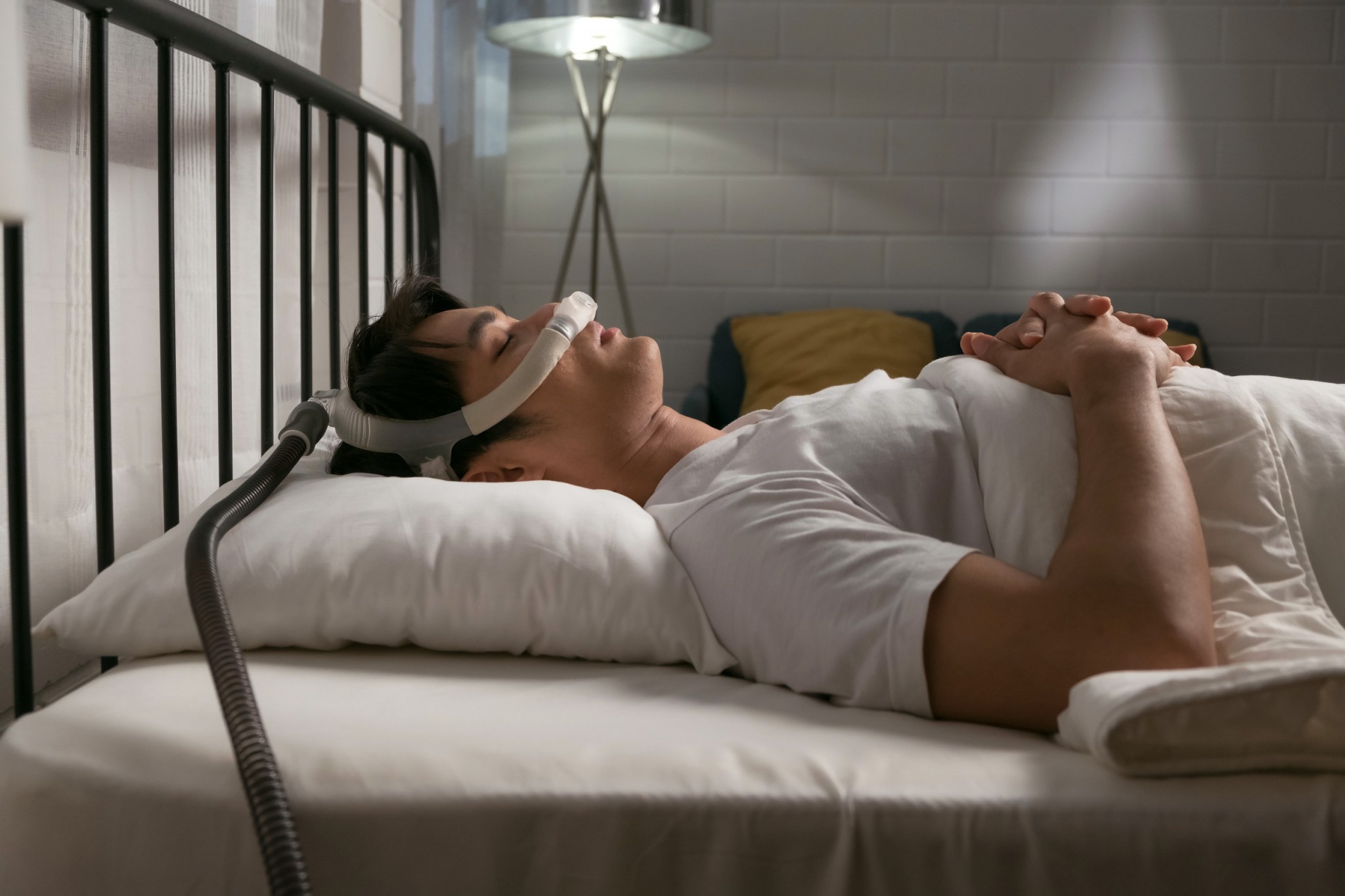 Woman wears CPAP to bed—no one ready for her genius hack