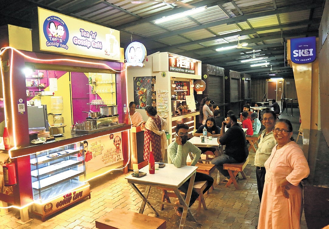 empty-stalls-at-kochi-s-kasturba-nagar-food-street-leave-a-bad-taste