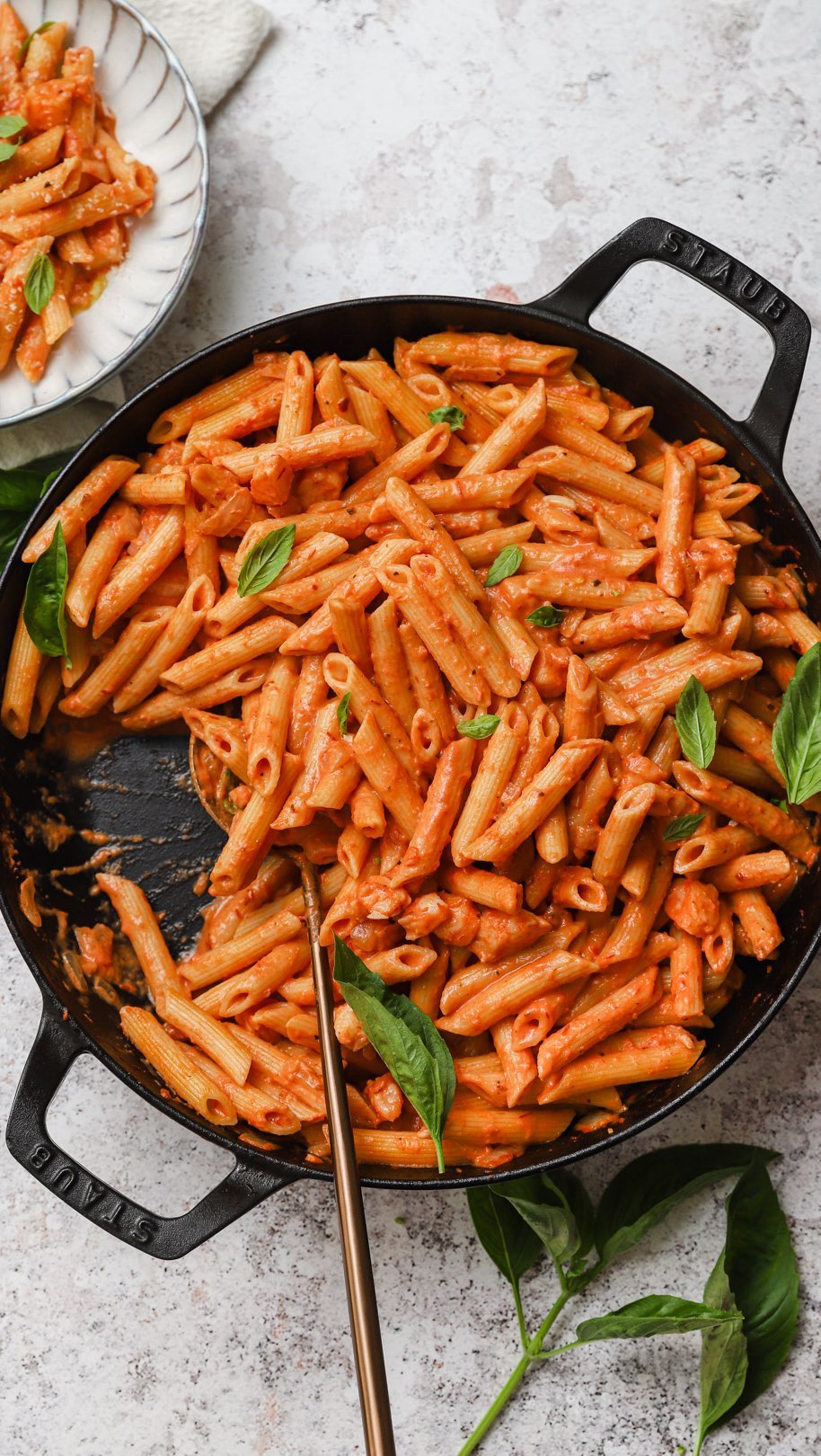 Creamy penne alla vodka with shrimp made easy