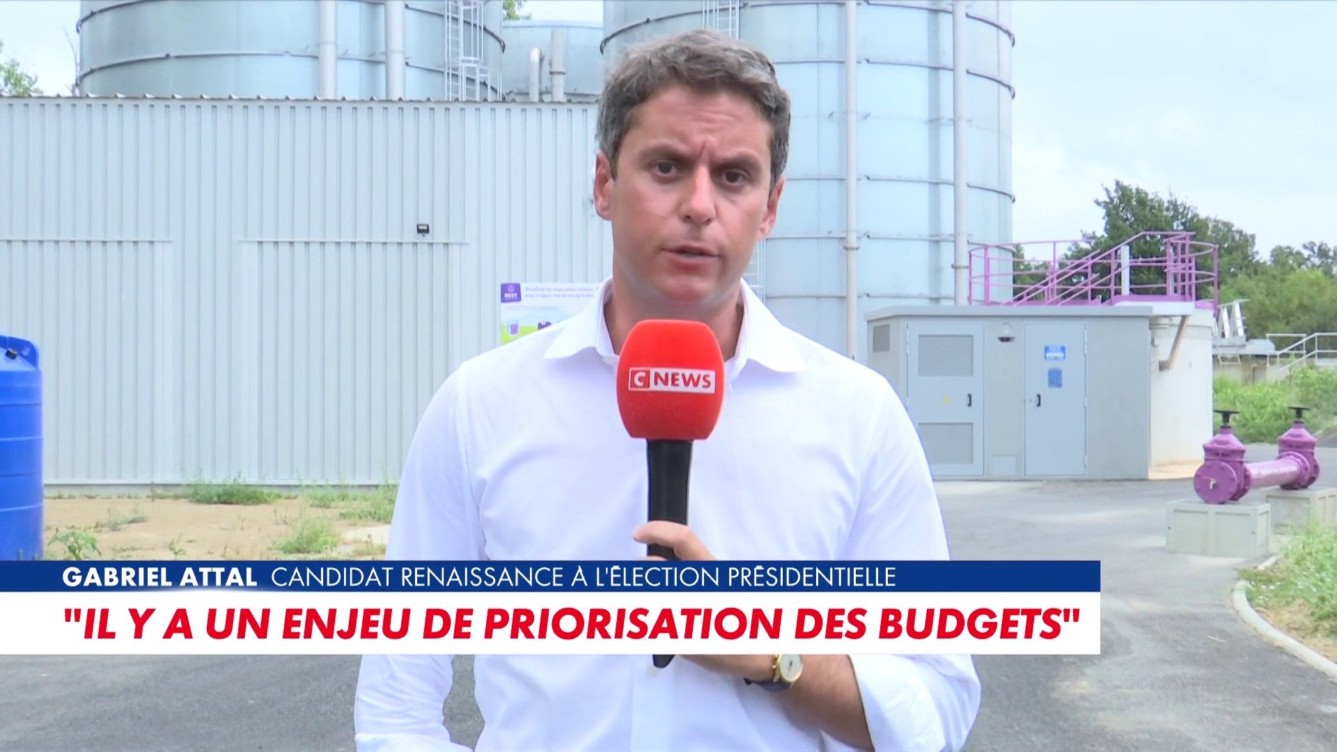 Gabriel Attal : « Il faut accueillir moins pour accueillir mieux