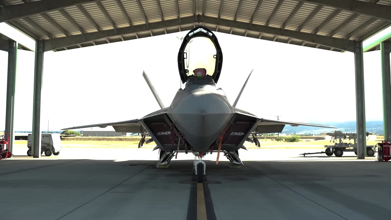 Watch an F-22 Raptor throw 43,000 pounds through impossible maneuvers