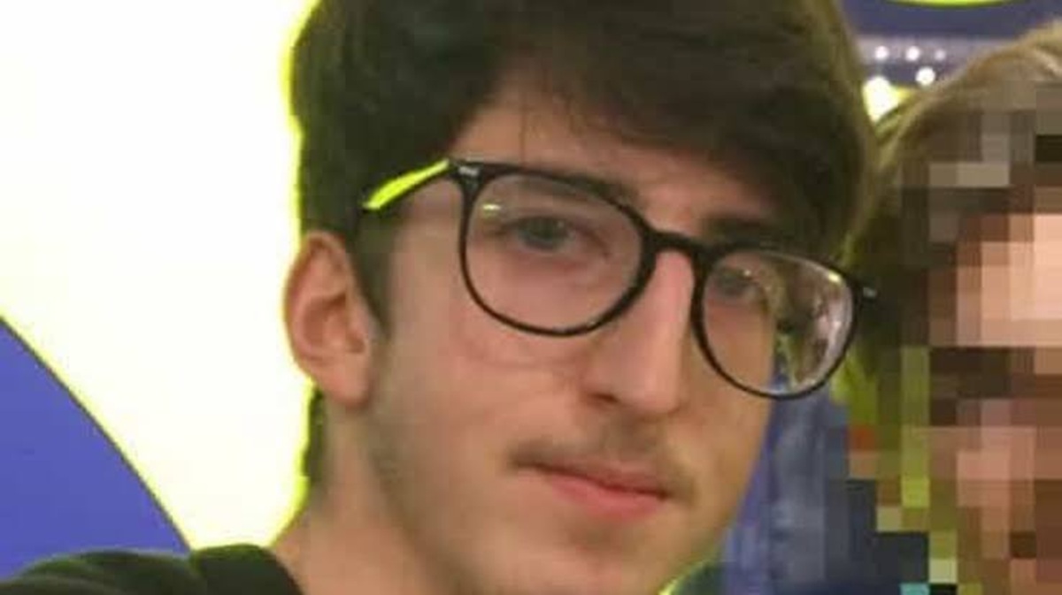 Pistoia, finisce l’ultima consegna e crolla a terra: “Non mi sento bene”, Mauro muore a soli 24 anni