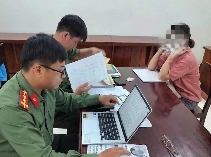 Xử phạt người livestream xúc phạm, xuyên tạc về công tác cưỡng chế thi hành án