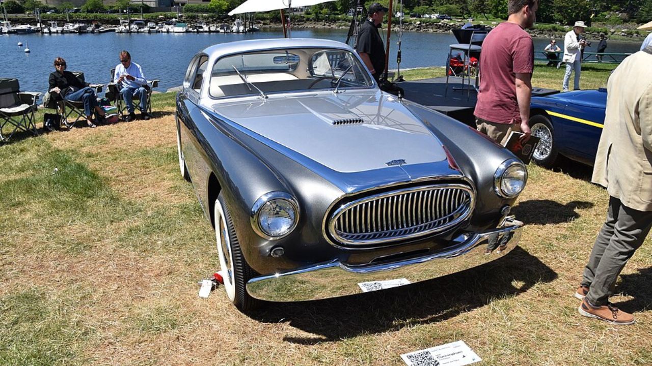 Cunningham built only 18 C-3 coupes and 9 convertibles, each a 220-hp ...