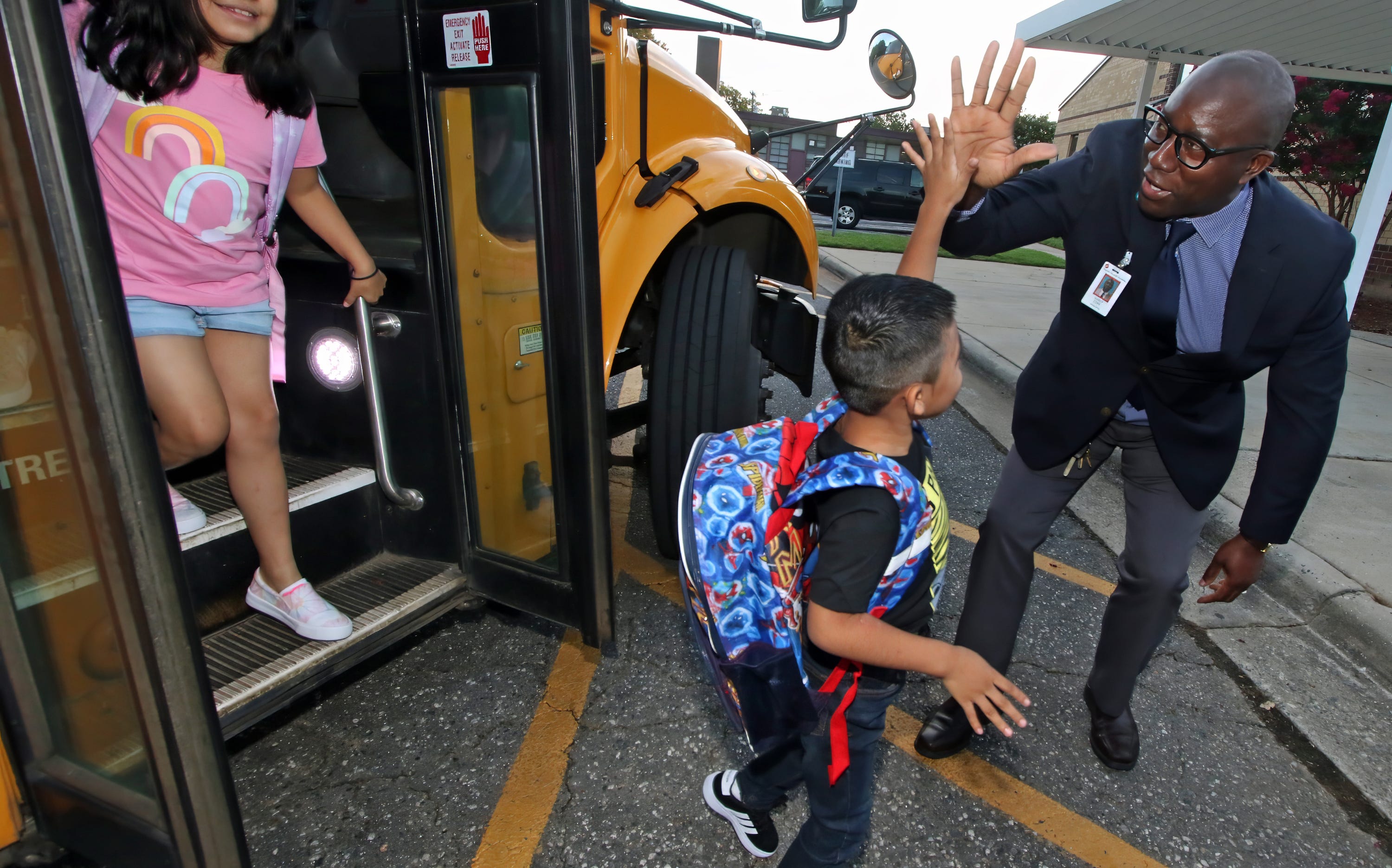 Florida students come back to phone bans, cursive, these other changes
