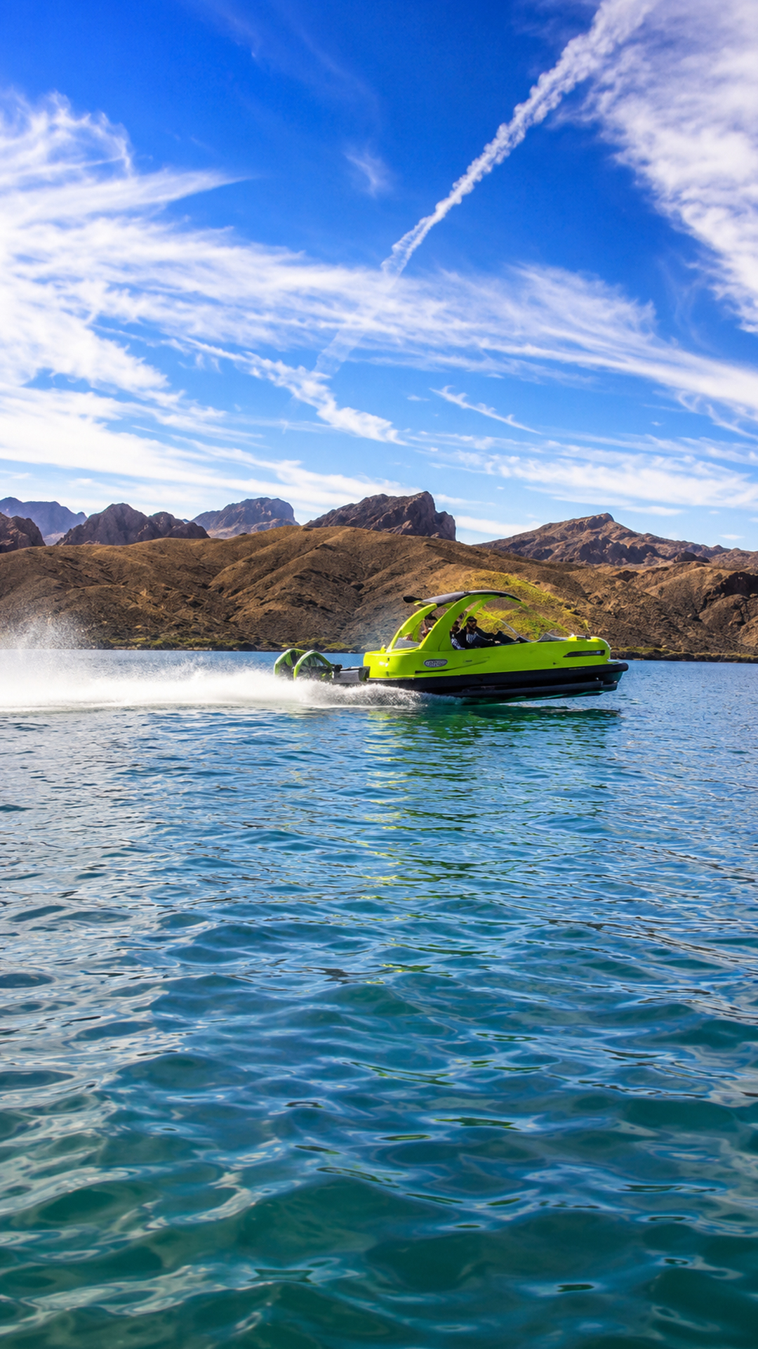 Can a pontoon boat really go over 70 mph?