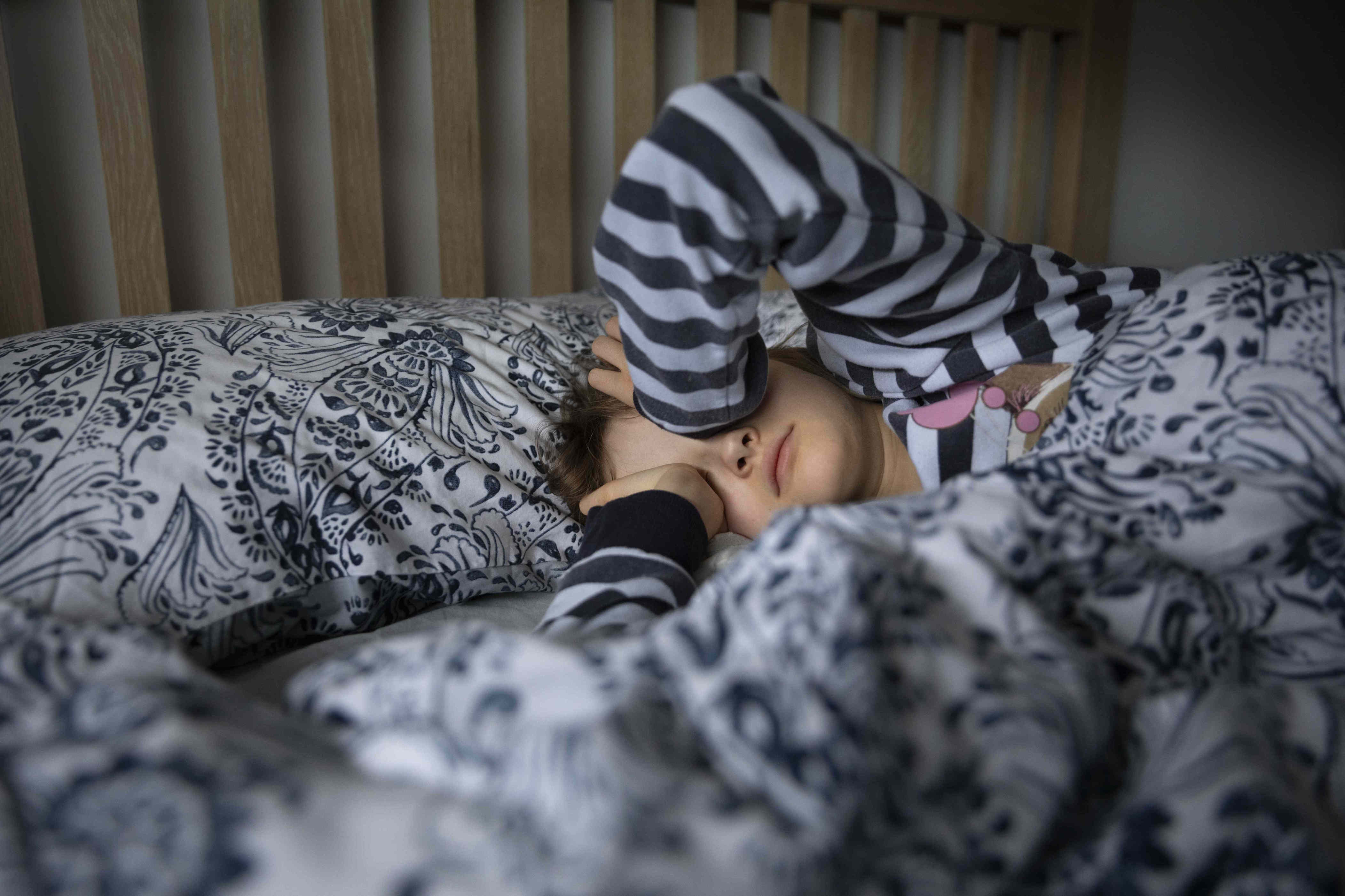 Most kids don’t get enough sleep once school starts—here’s what experts ...
