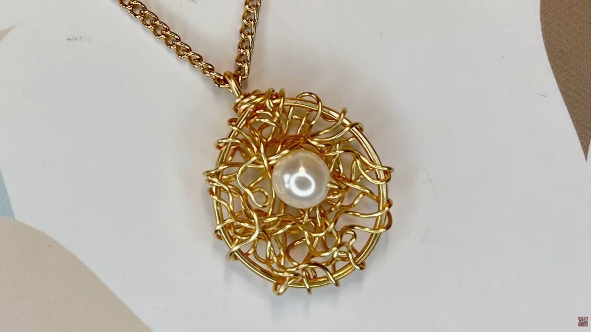 DIY wire jewelry: Simple wire wrapping tutorial for beginners