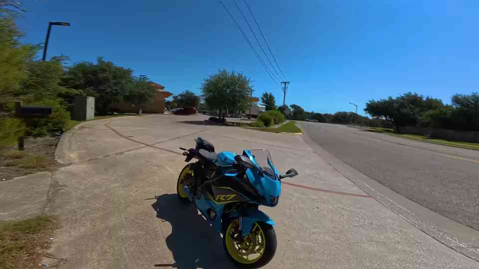 Why the Yamaha R7 can be a dangerous first motorcycle