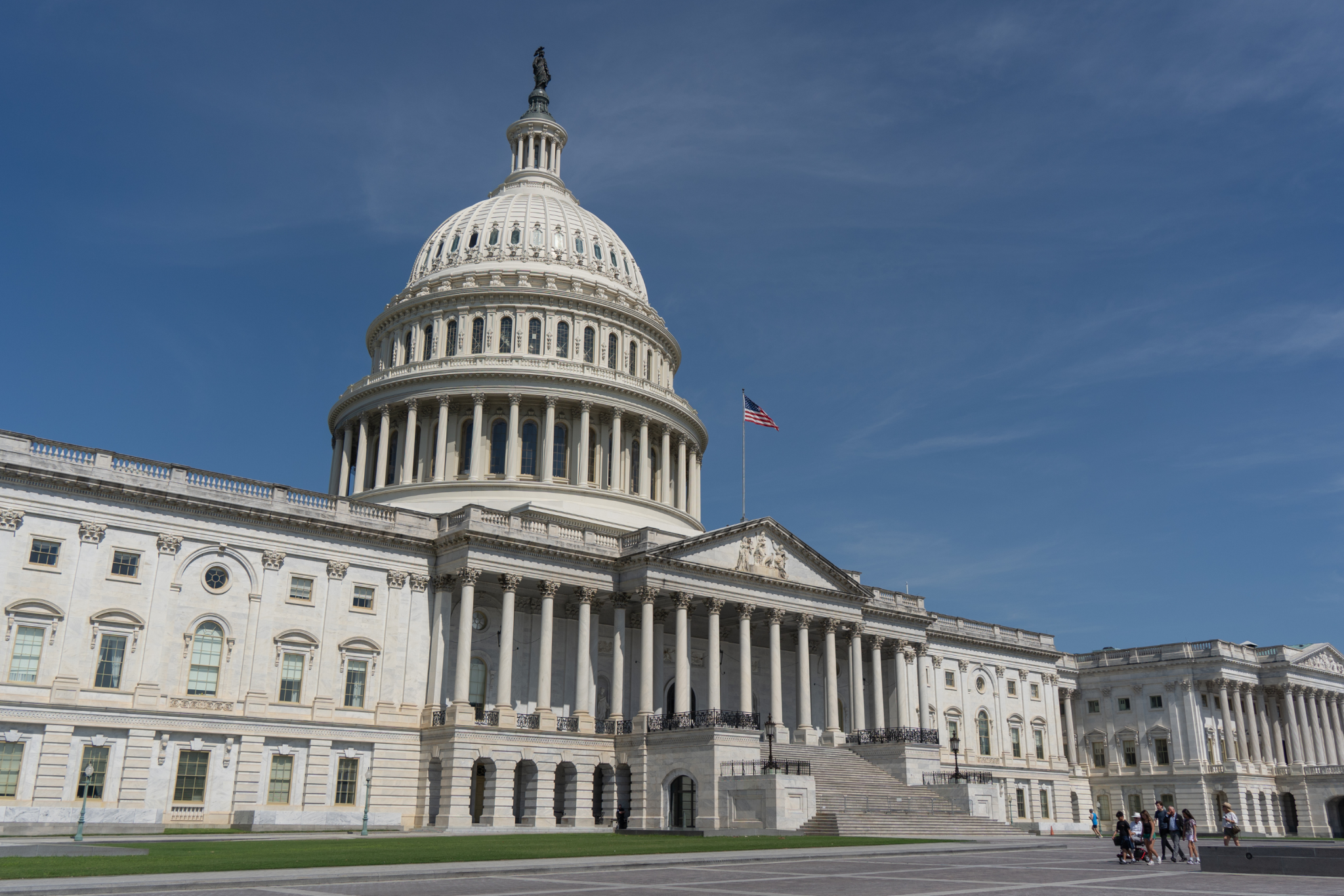 Voters back adding 150 new lawmakers to Congress