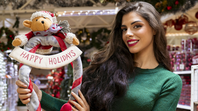 Clothing colors to avoid pairing with a classic red lip