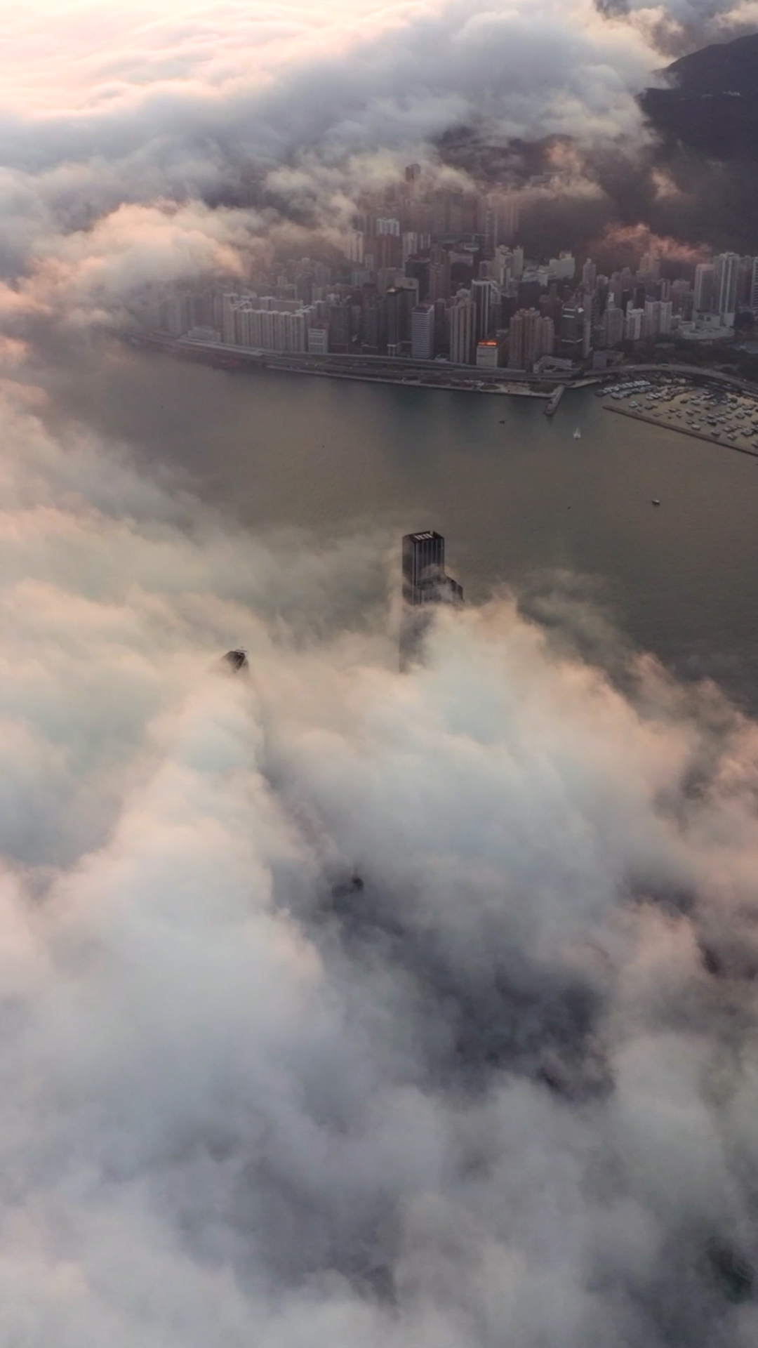 DroneTV presents: Skylines and skyscrapers in Toronto, NYC, Mexico ...