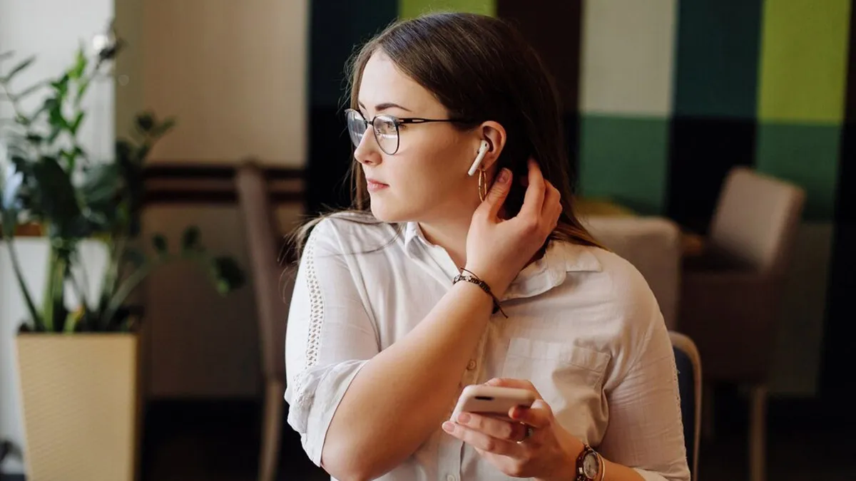 Using earbuds every day? Here's how they could affect your hearing