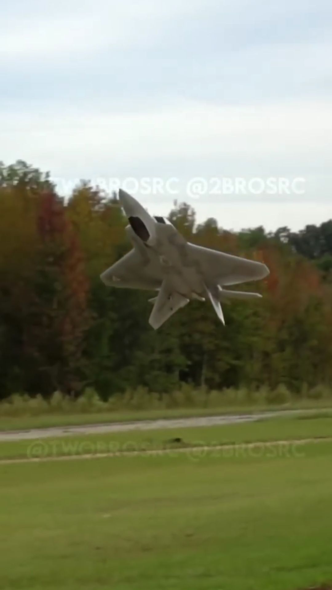 Incredible F-22A Raptor RC high alpha maneuver