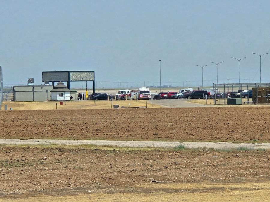 Clements Unit employee reported with minor injuries after opening ...