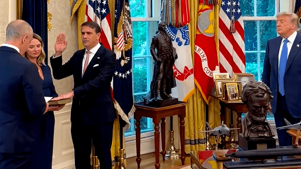 CNN reporter reveals 'unusual' setup at closed press swearing-in ceremony