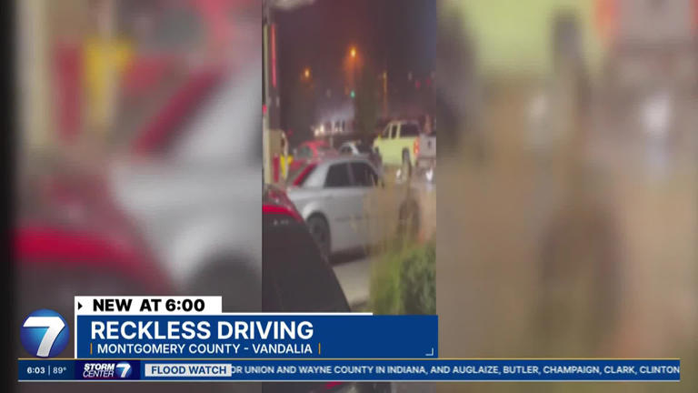 Video shows hundreds block Vandalia intersection as sports cars drive ...