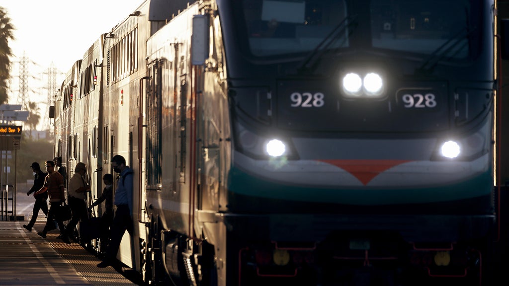 Metrolink suspends some Orange County Line service due to high tides