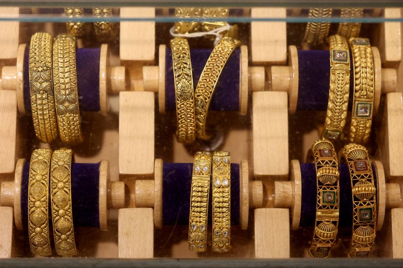 Gold gains as markets await key US inflation data