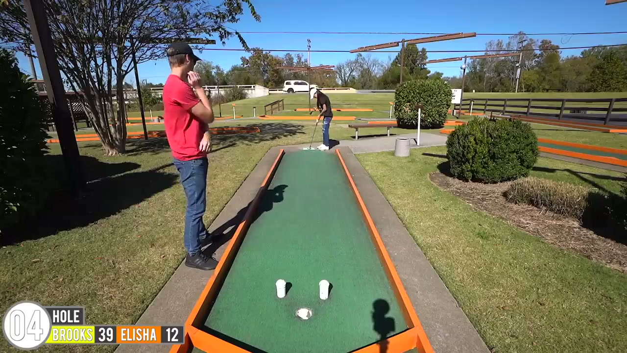 Mini golf hole-in-one challenge