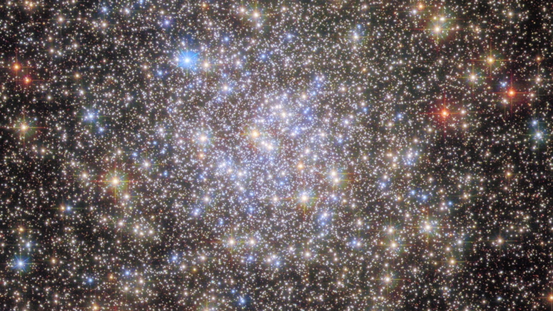 Stunning globular cluster NGC 6355 captured by Hubble
