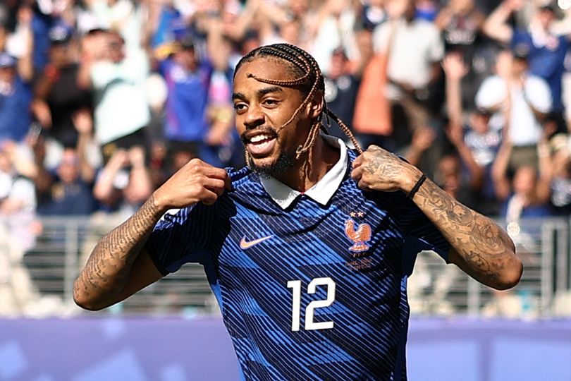Bradley Barcola returns to PSG as Liverpool transfer could be about to ...