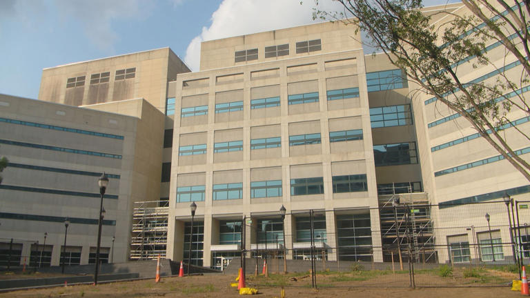 Lawsuit alleges Mecklenburg County inmate had toes amputated after jail ...