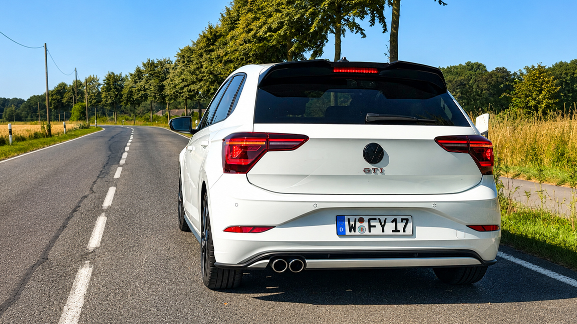 VW Polo GTI 2.0 TSI full acceleration and exhaust sound