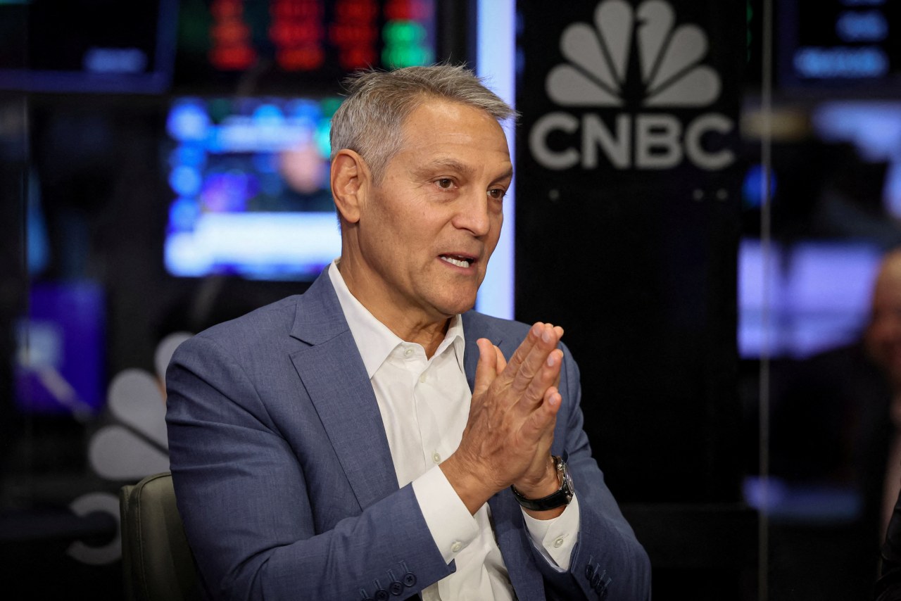 Hollywood mogul Ari Emanuel to buy theater giant in $6 billion deal