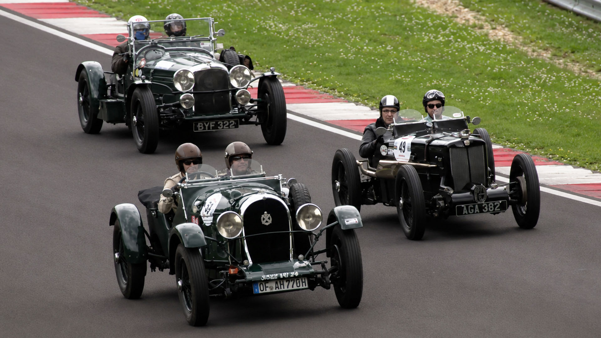 Vintage racing machines bring motorsport history back to Nürburgring
