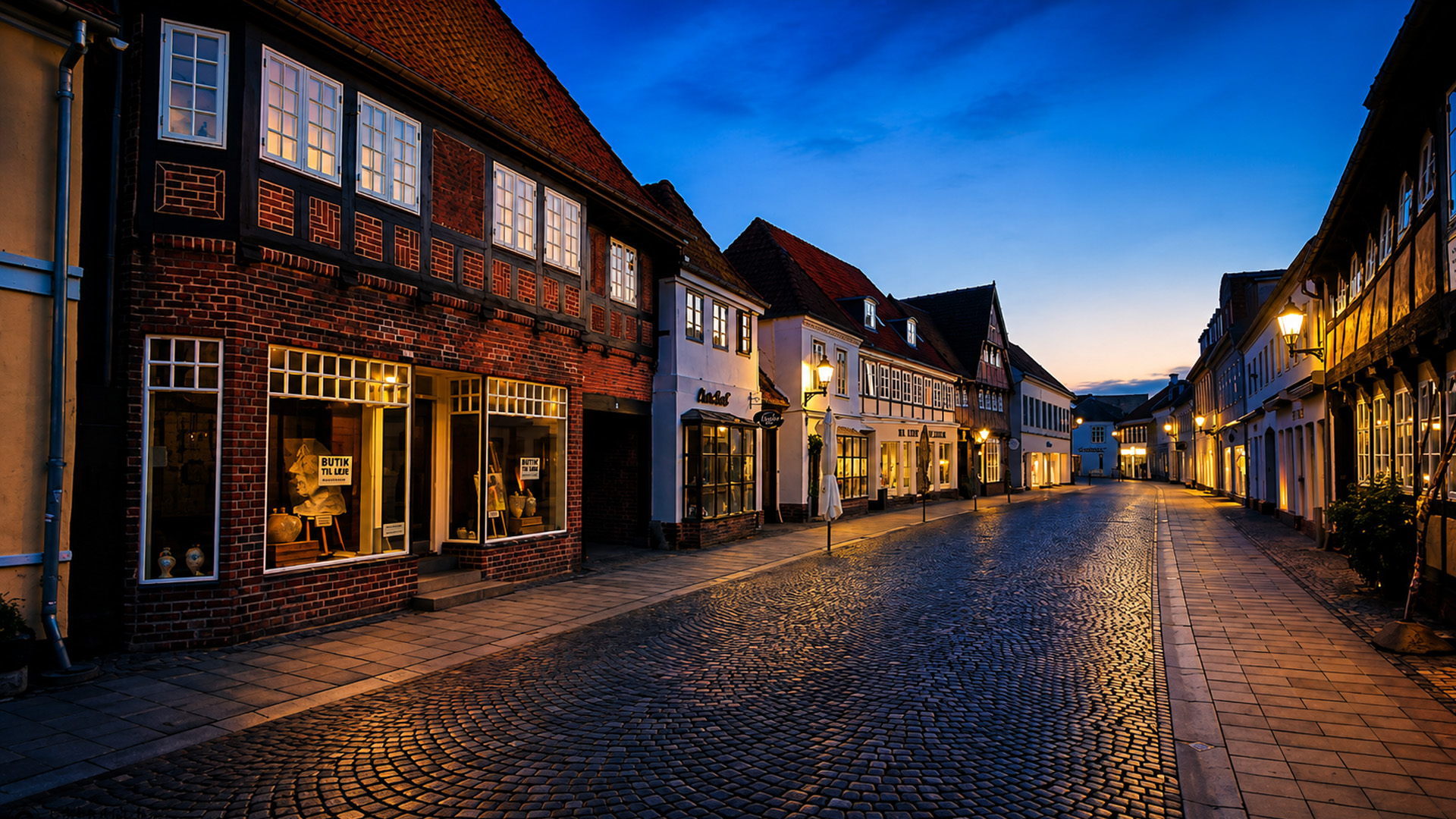 Ribe Denmark glows beautifully at dusk (4K)