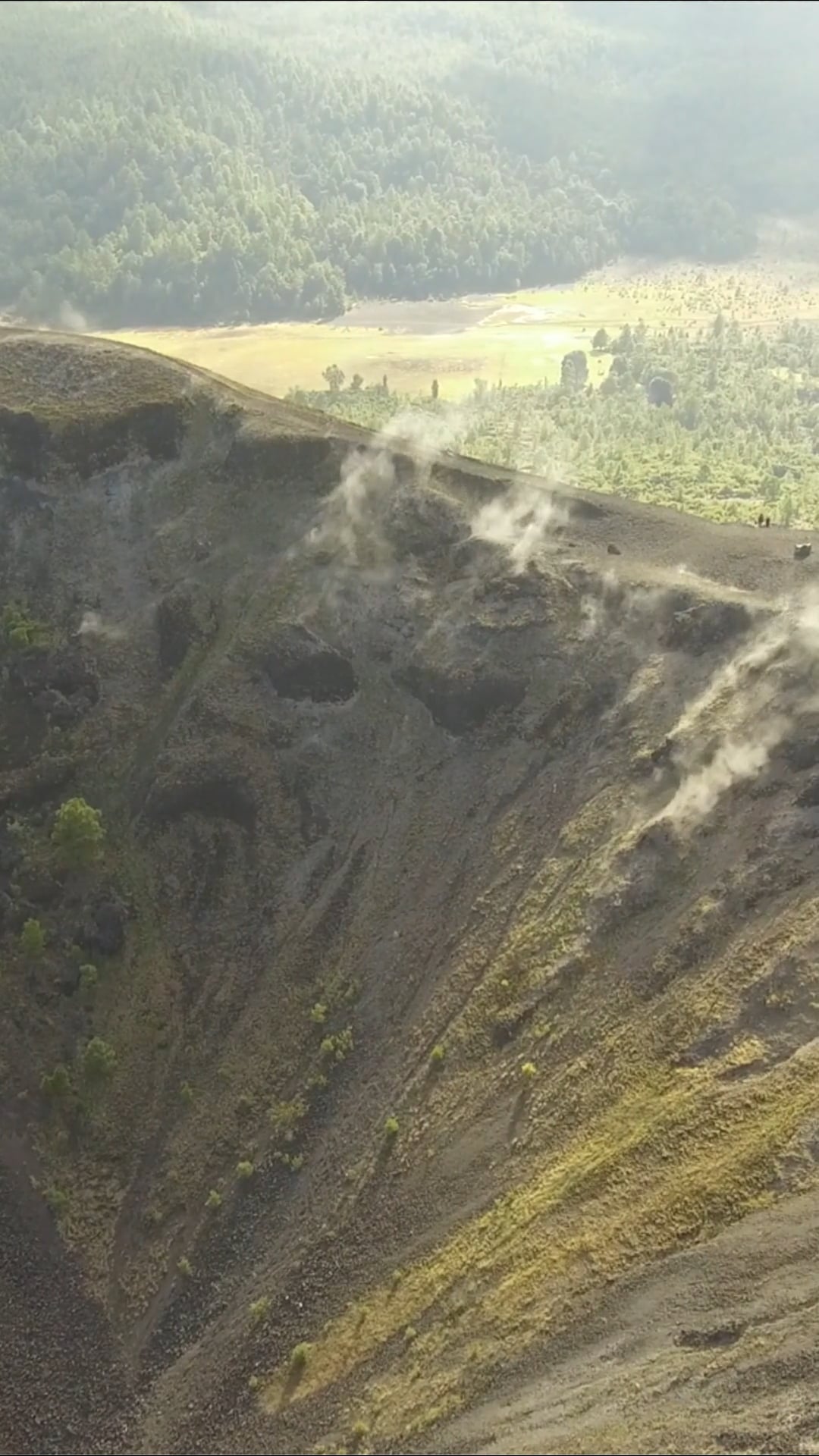 Parícutin volcano, Mexico: Drone tour of black lava fields