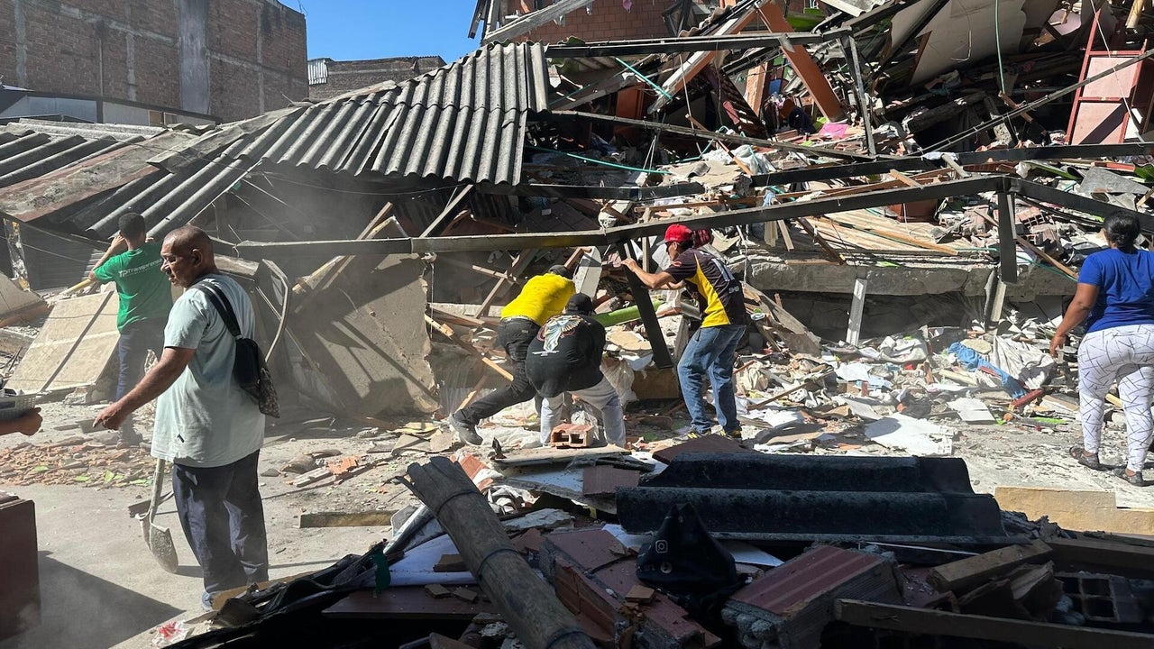 Colombia earthquake rescue crews race to free trapped survivors